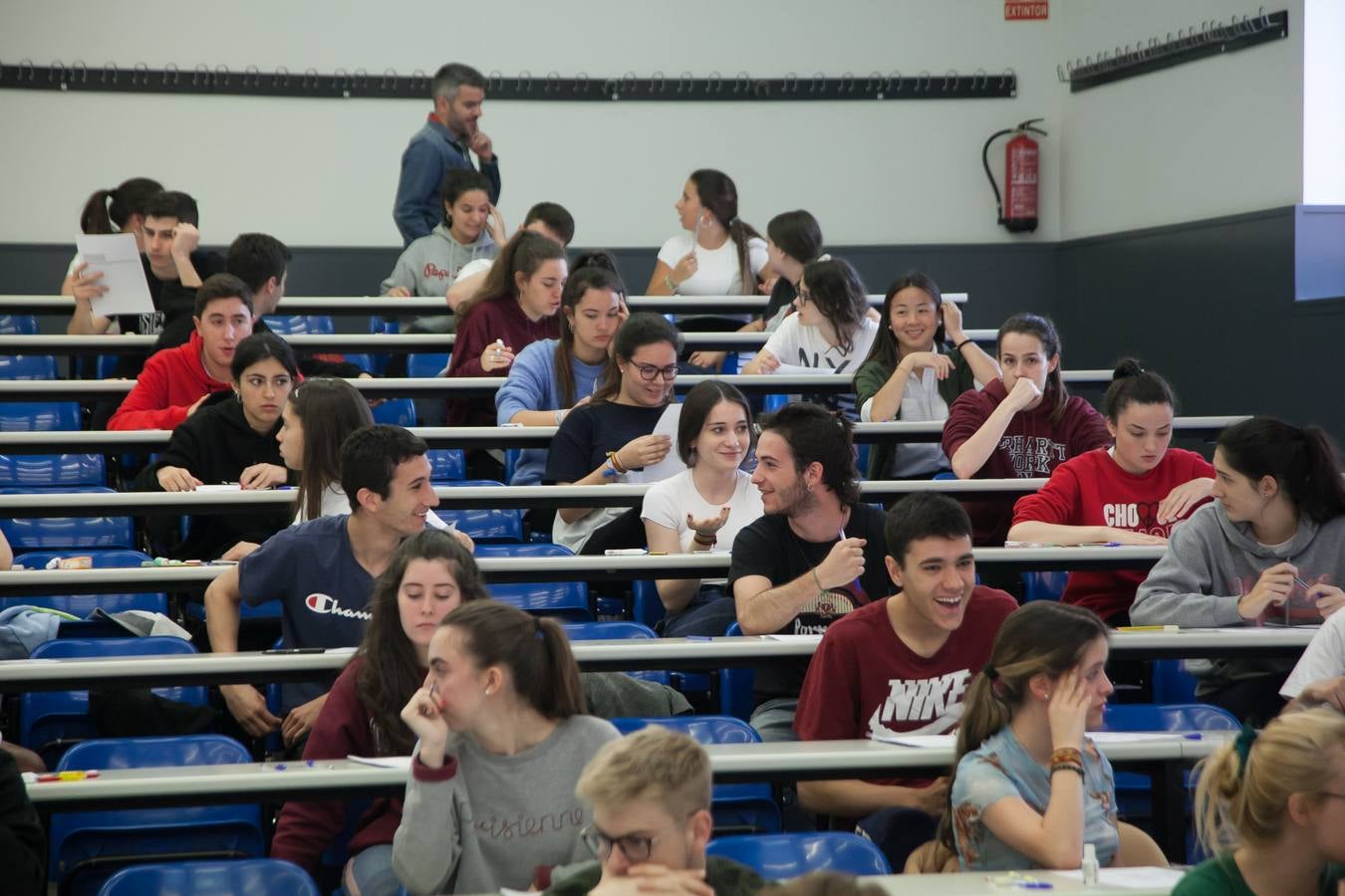 Fotos: Comienza la EBAU en Logroño