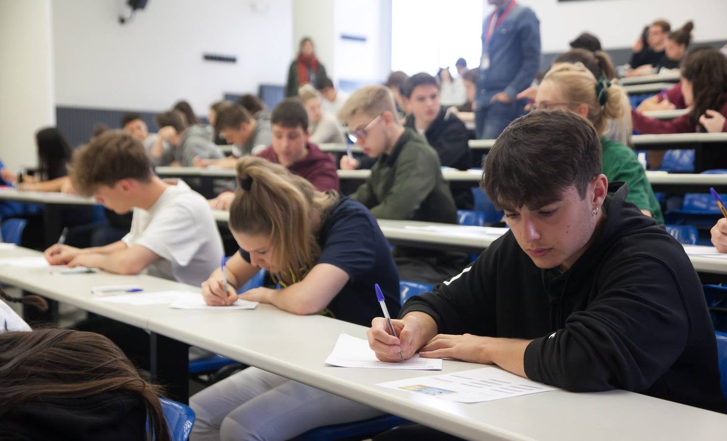 Fotos: Comienza la EBAU en Logroño