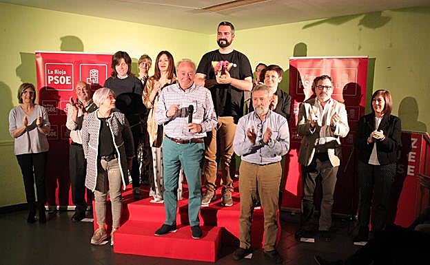 Imagen de la presentaciónd el PSOE con Jiménez Velilla al frente.