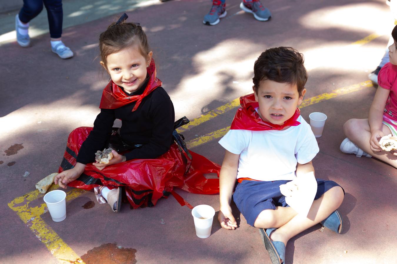 Fotos: Representación de San Bernabé por los alumnos del colegio Vélez de Guevara