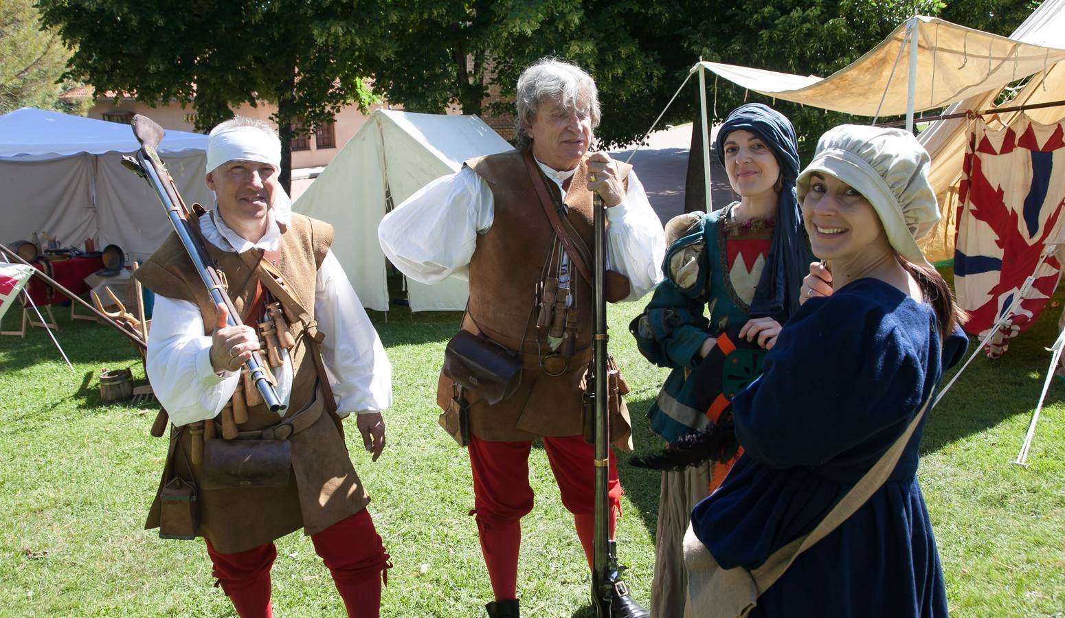 Fotos: Recreación del campamento francés en el parque del Ebro