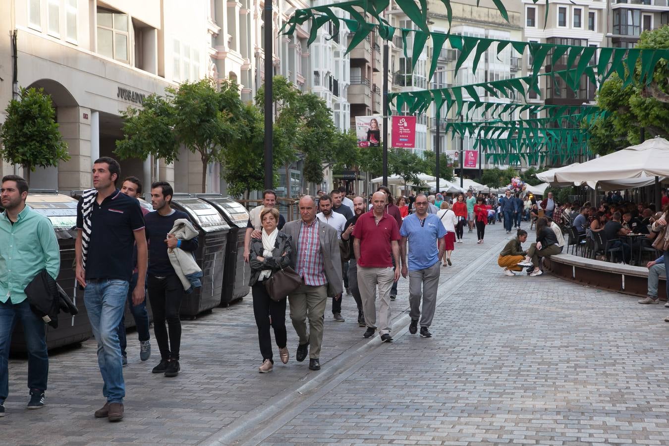 Fotos: Ambiente en las calles de Logroño por San Bernabé: el sábado