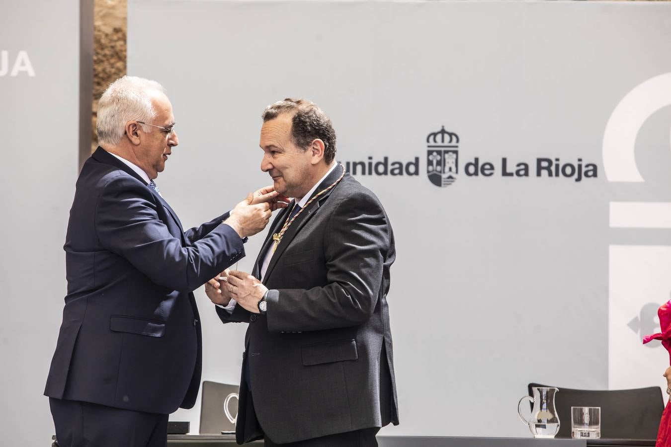 San Millán de la Cogolla ha acogido la celebración institucional del 9 de junio con la entrega de las Medallas de La Rioja, el Galardón de las Artes y las distinciones de Riojanos Ilustres 