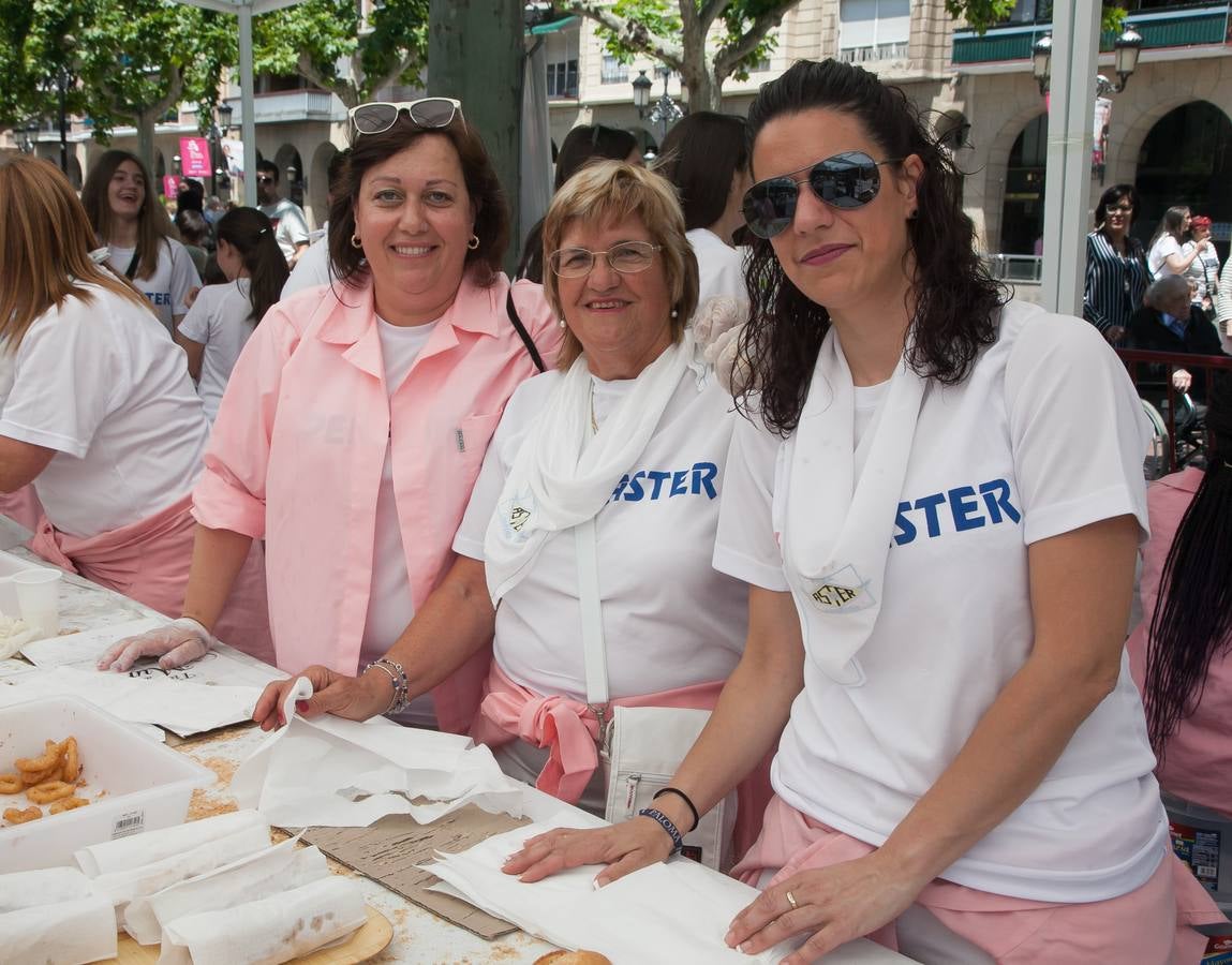 Fotos: Un domingo muy festivo en Logroño