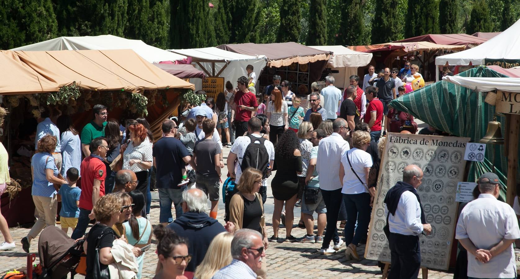 Fotos: Un domingo muy festivo en Logroño