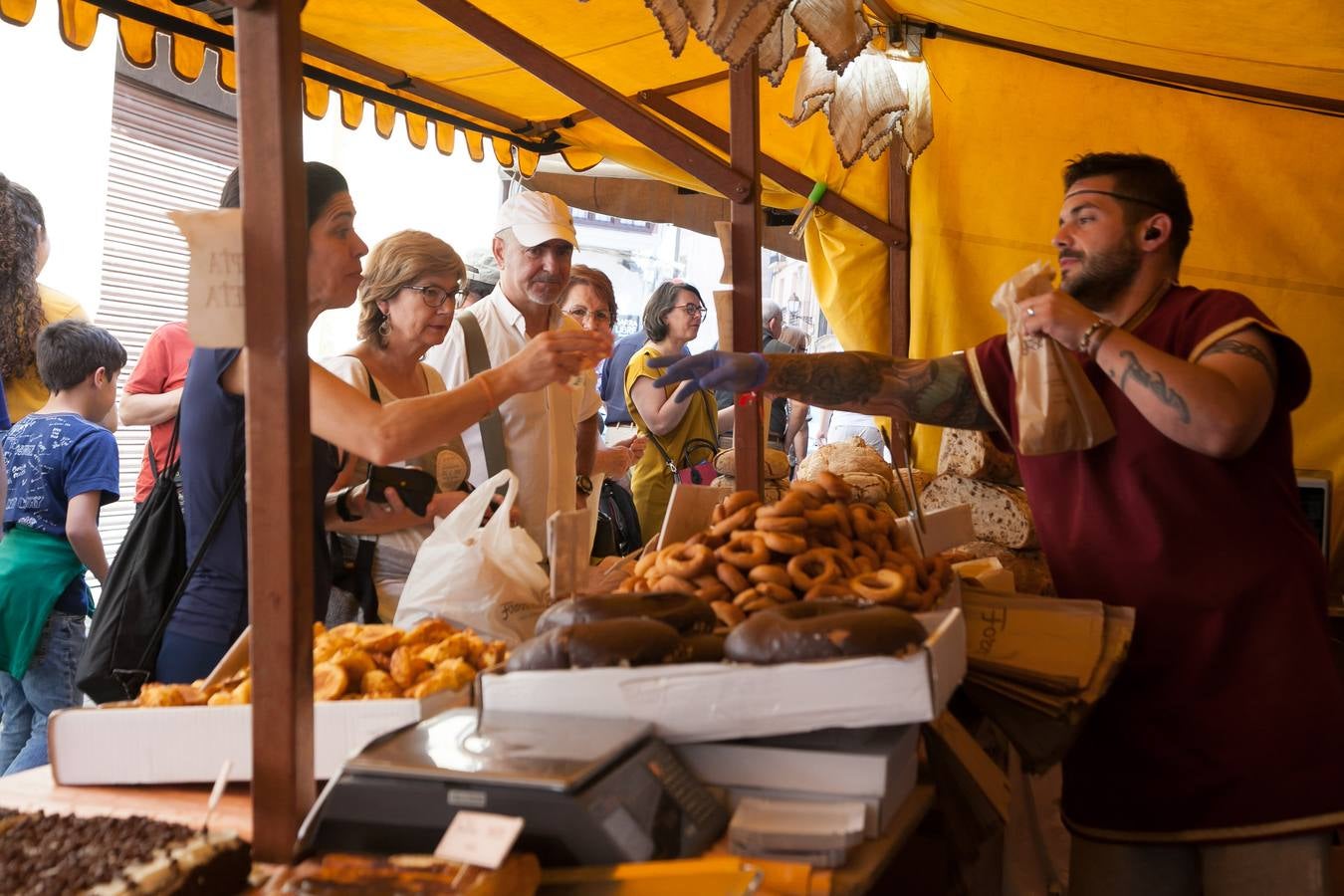 Fotos: Un domingo muy festivo en Logroño