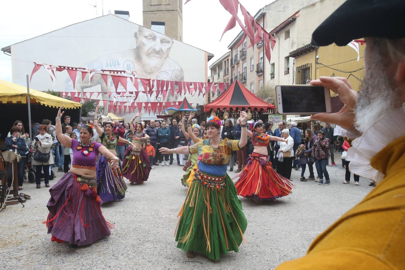 Fotos: Los franceses acampan a orillas del Ebro