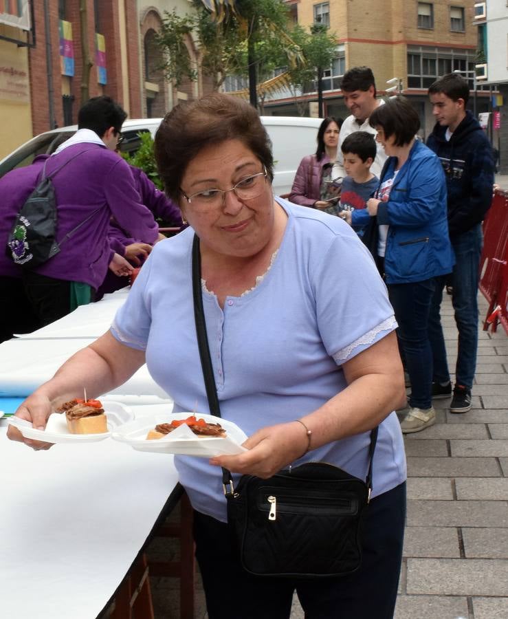 Fotos: Degustación de embuchados a cargo de la Peña La Uva