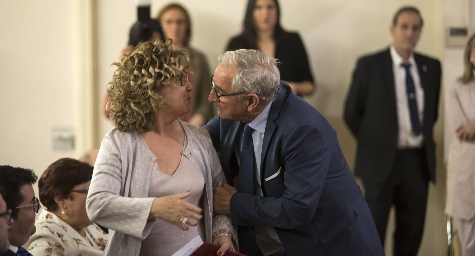 Acto de entrega de la Insignias de San Bernabé, en esta ocasión, al periodista Fernando Lázaro; la presidenta del CERMI, Manoli Muro; el médico Joaquín Yangüela; y la voluntaria María Jesús Romero