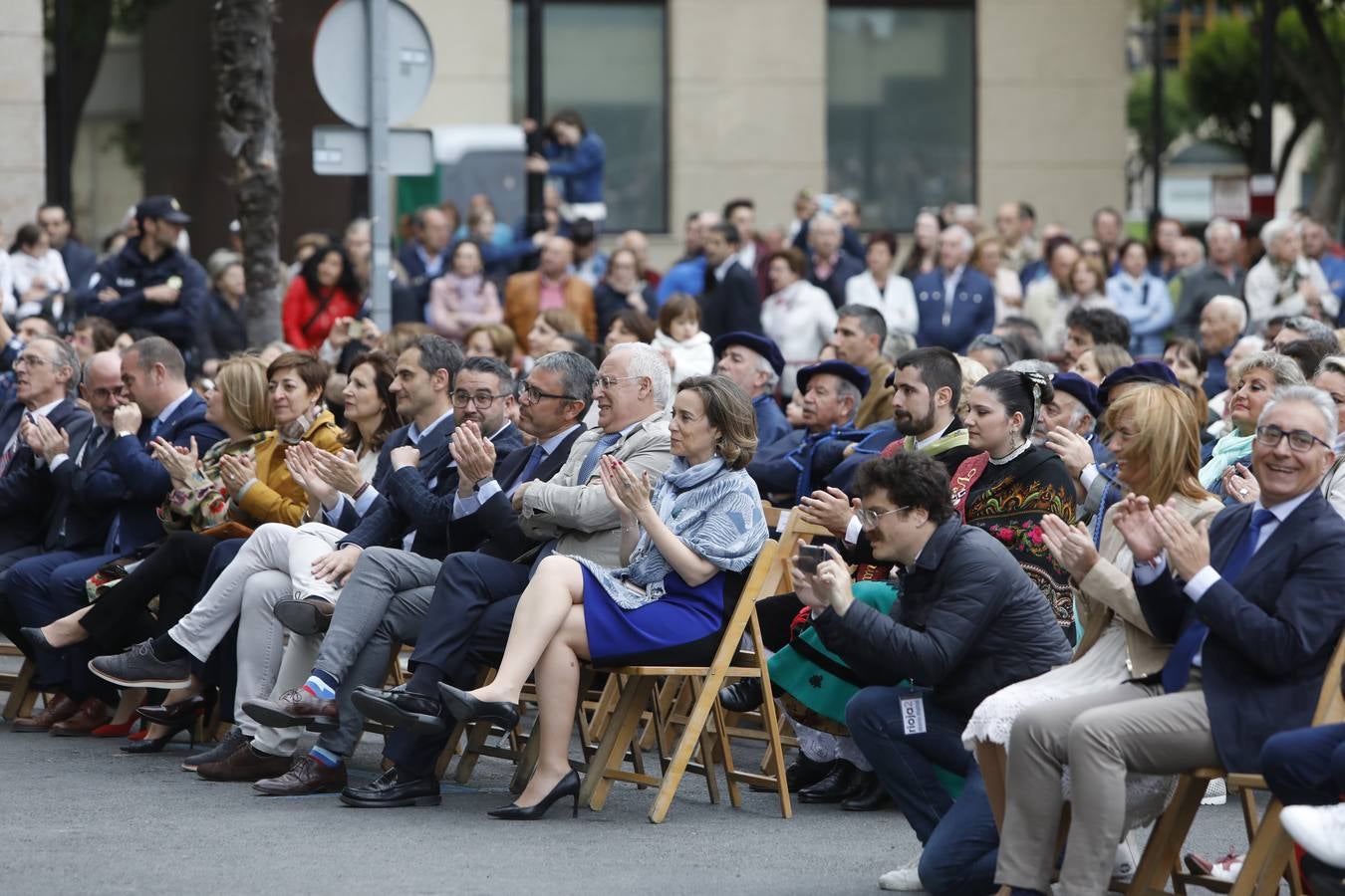 Fotos: Tradicional ofrenda de flores en El Revellín