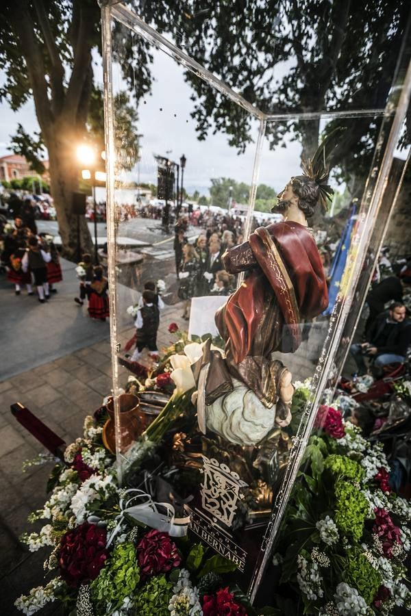 Fotos: Tradicional ofrenda de flores en El Revellín