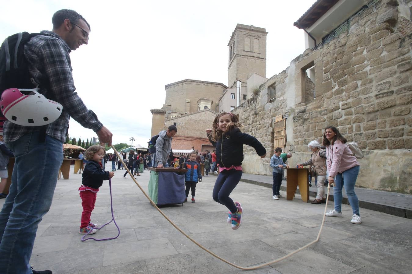 Fotos: Juegos tradicionales en la plaza de Santiago