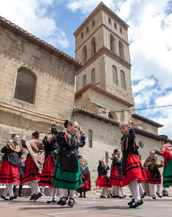 Fotos: Exaltación del folclore en la plaza de San Bartolomé