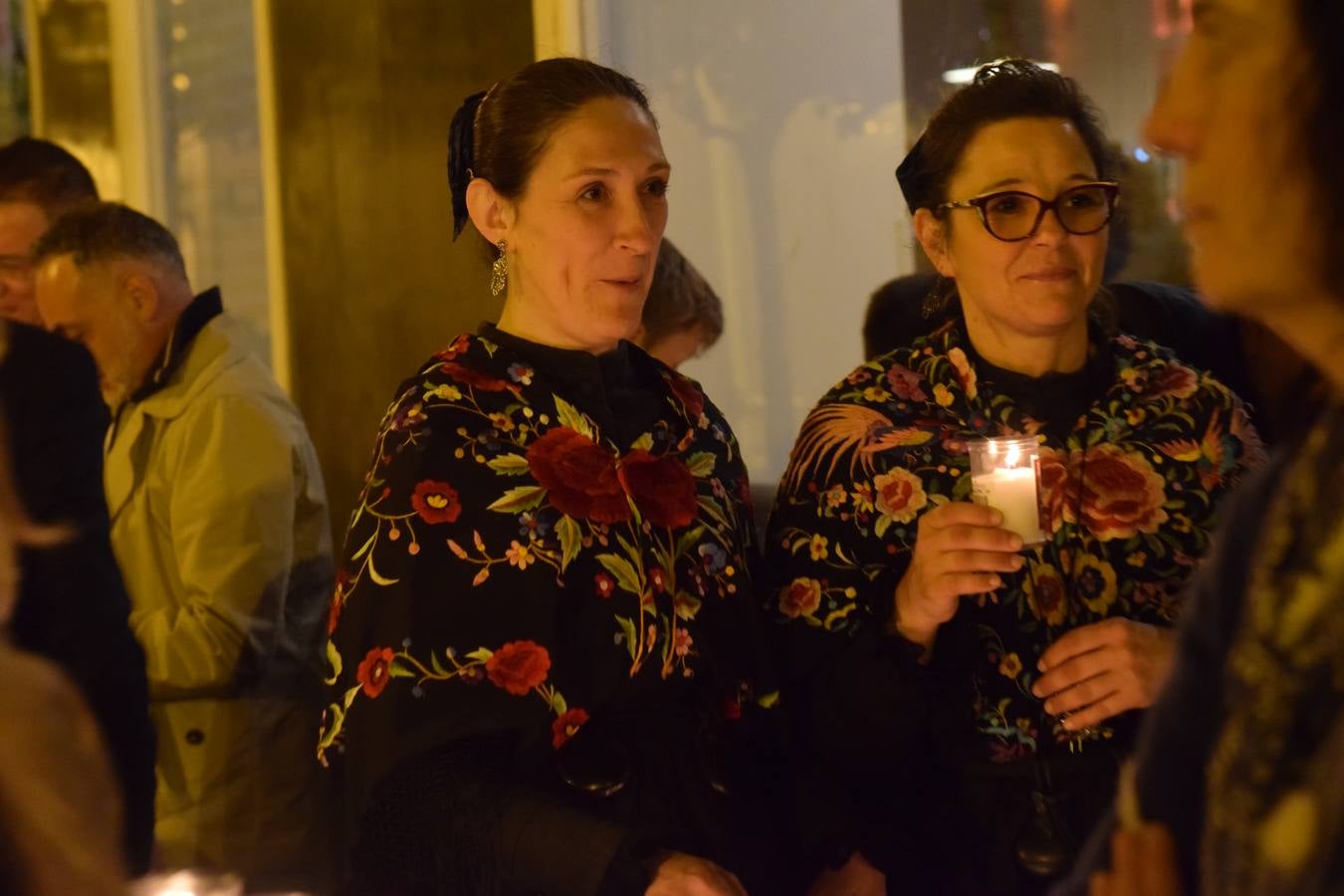 La Cofradía de San Bernabé celebró el encendido de luminarias en cumplimento del Voto de San Bernabé.