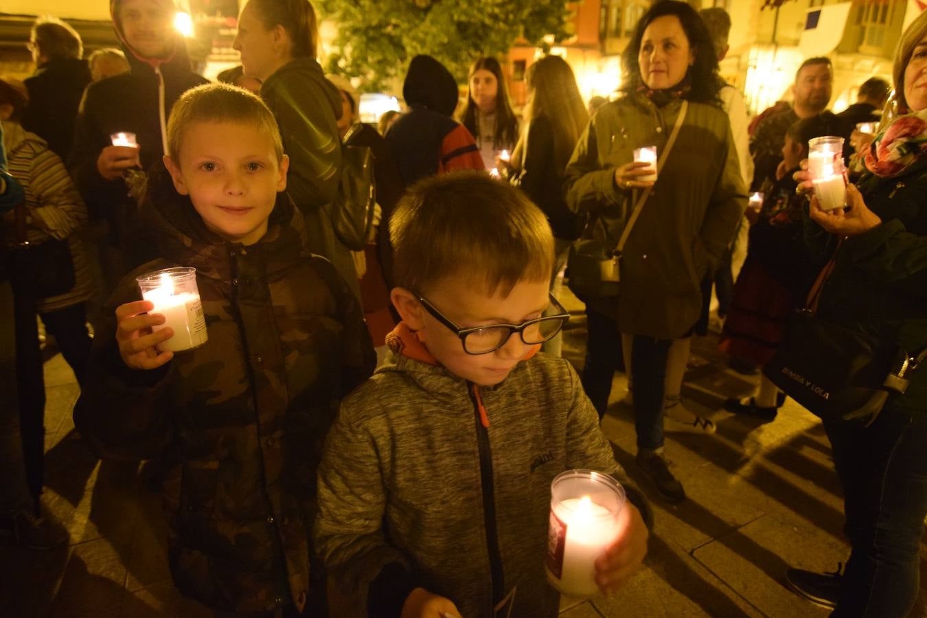 La Cofradía de San Bernabé celebró el encendido de luminarias en cumplimento del Voto de San Bernabé.