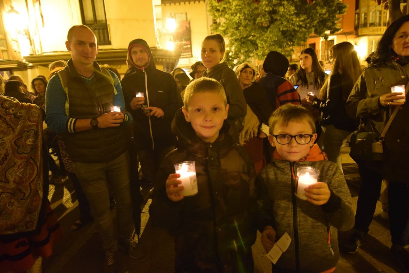 La Cofradía de San Bernabé celebró el encendido de luminarias en cumplimento del Voto de San Bernabé.