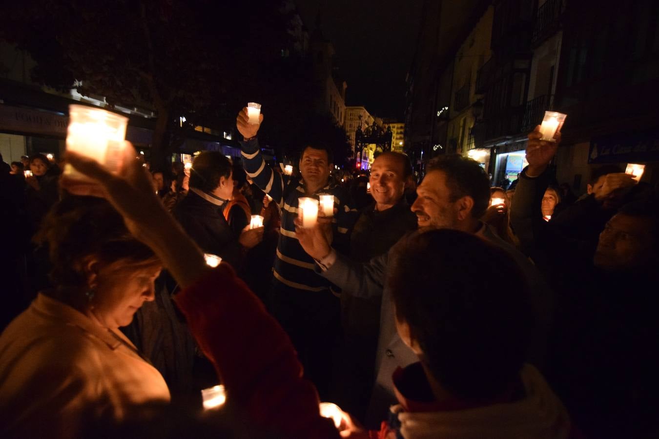 La Cofradía de San Bernabé celebró el encendido de luminarias en cumplimento del Voto de San Bernabé.