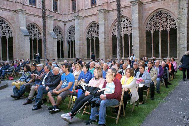 Público asistente al concierto a beneficio de la coral. 