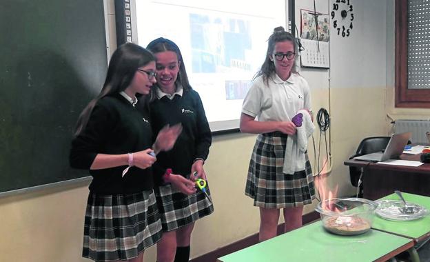 Alumnas del colegio Santa Teresa de Calahorra durante una de las actividades de estos días. 