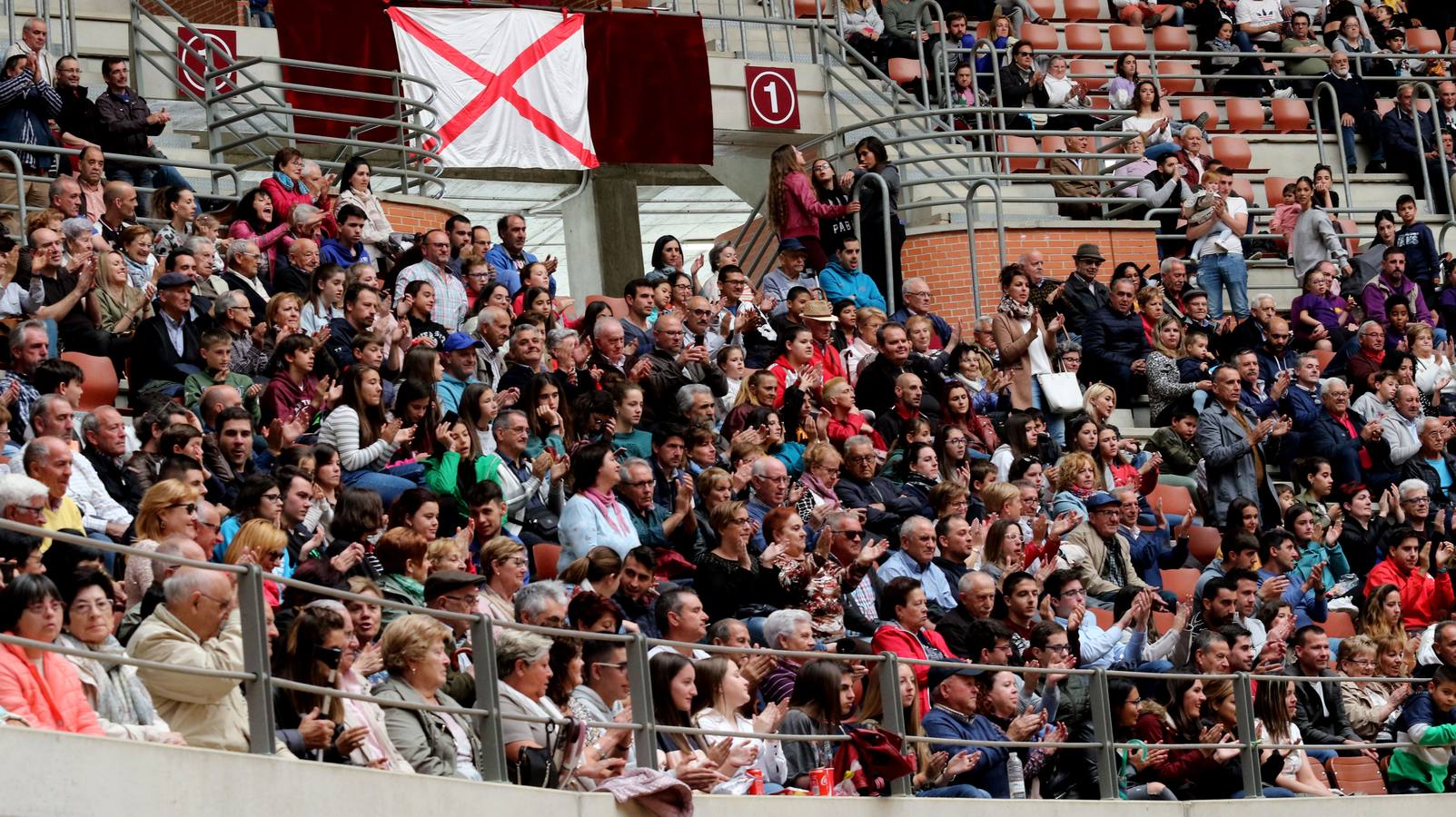 Más de 5.000 personas se dieron cita en el festejo taurino de La Ribera
