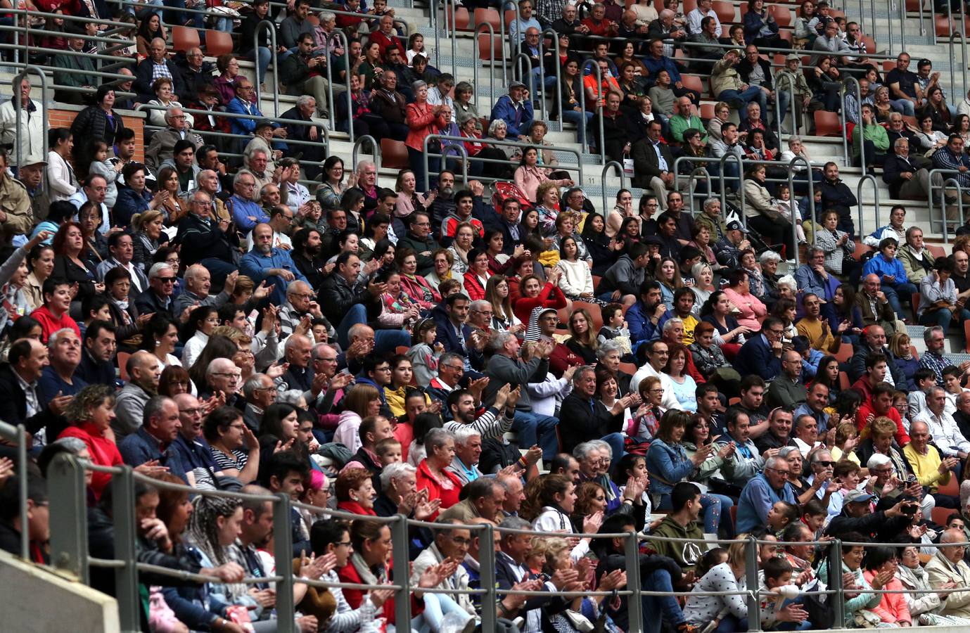 Más de 5.000 personas se dieron cita en el festejo taurino de La Ribera
