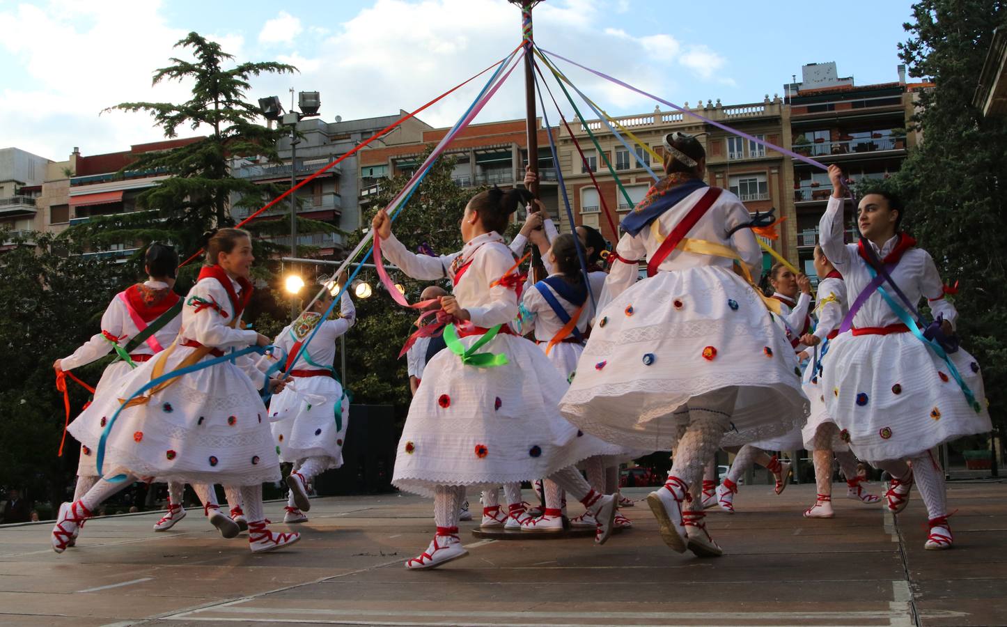 Fotos: VIII Festival Nacional de Folclore en el Paseo de El Espolón