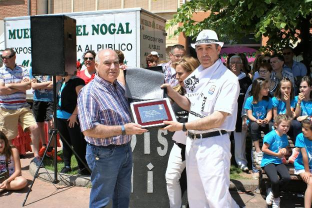 Premio a Amigos del Camino de Santiago