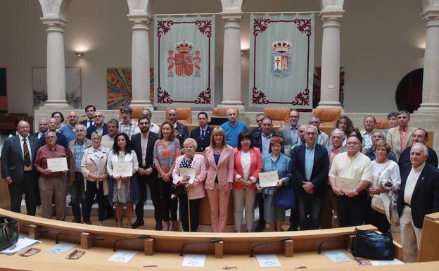 Foto de familias de autoridades y miembros del Banco de Sangre.