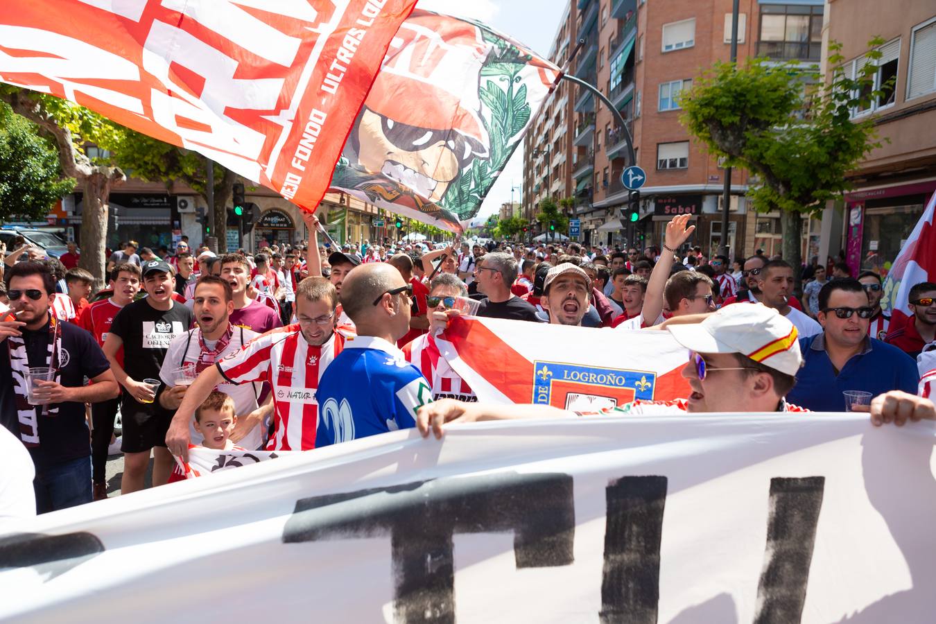 Fotos: Logroño arropa a la UD Logroñés hasta Las Gaunas (1)