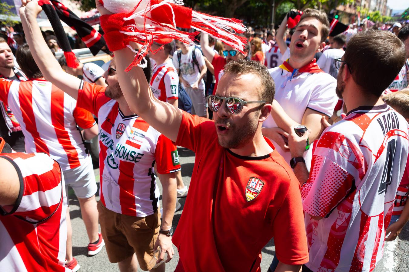 Fotos: Logroño arropa a la UD Logroñés hasta Las Gaunas (1)