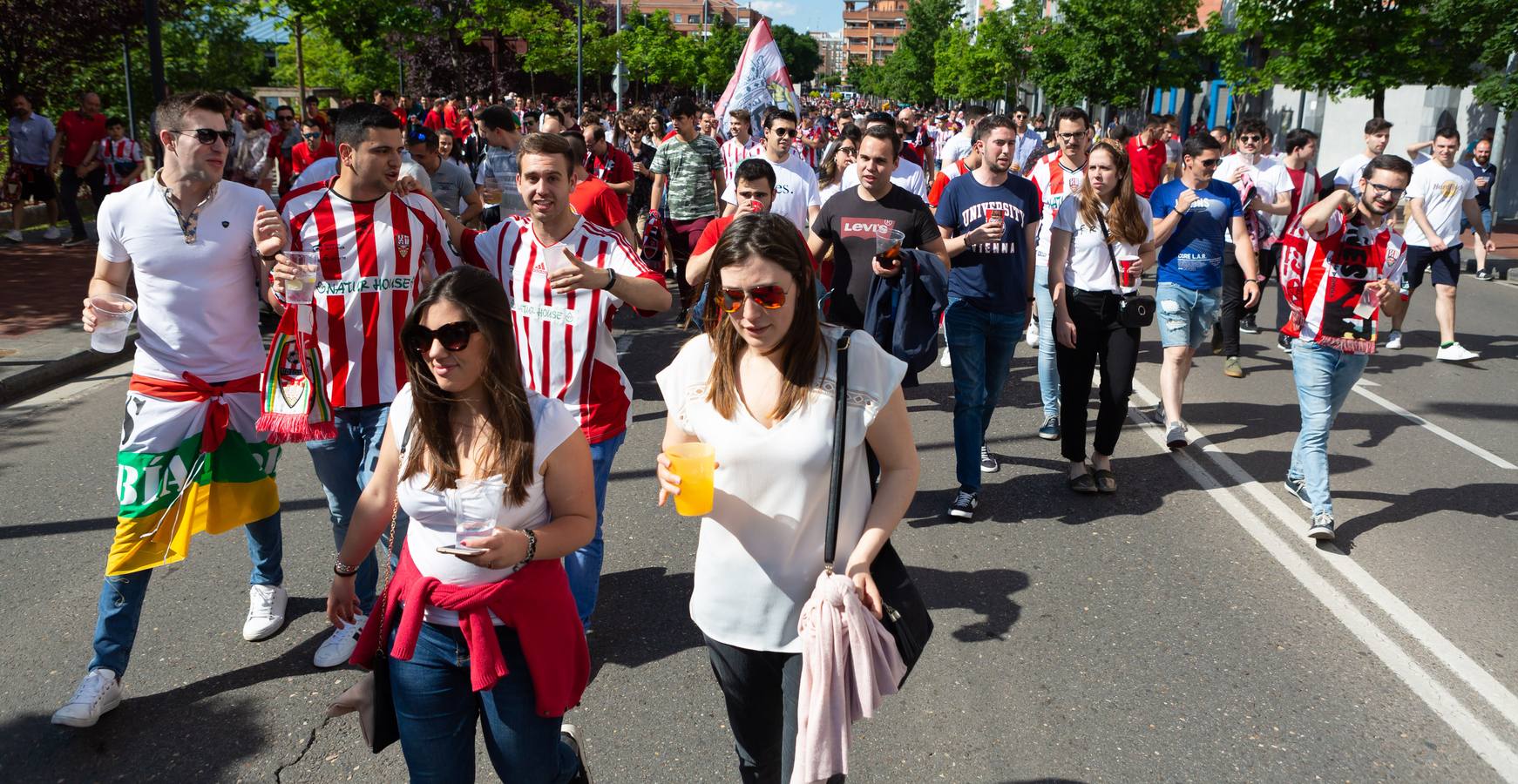 Fotos: La afición arropa a la UD Logroñés (3)