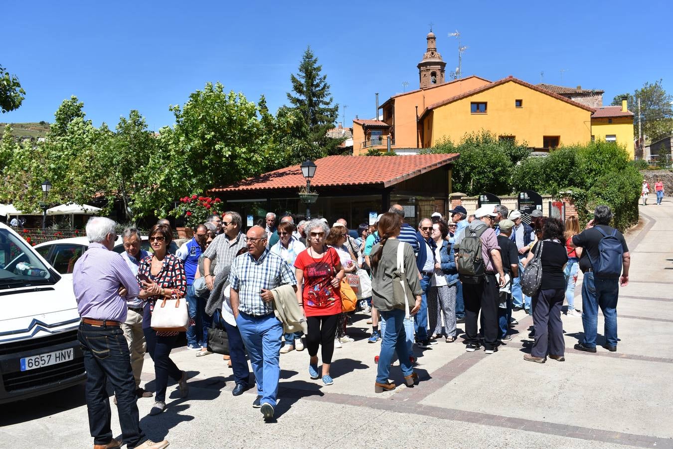 Fotos: XXVIII encuentro de asociaciones culturales de La Rioja y I encuentro de patchwork en Ocón