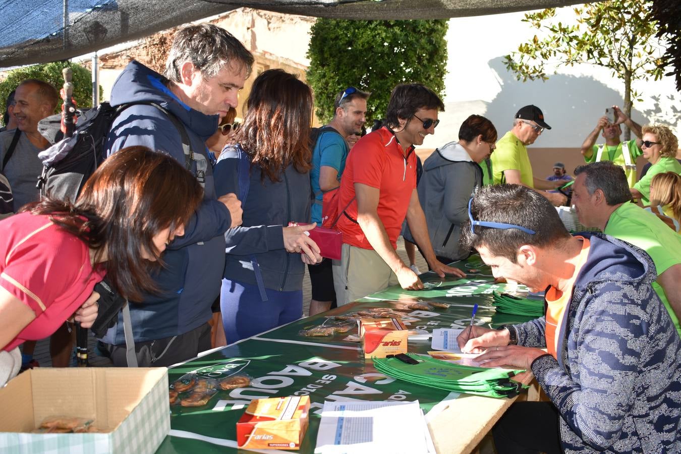 VII marcha Villa de Tudelilla, con 250 personas más unos 20 integrantes de ASPACE Rioja, entidad a la que se destinó parte de la recaudación.