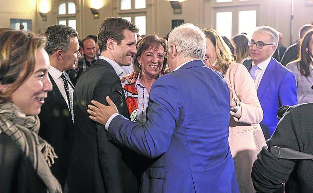 Zorzano, con Casado, Ceniceros y Martín, en un acto del PP. 