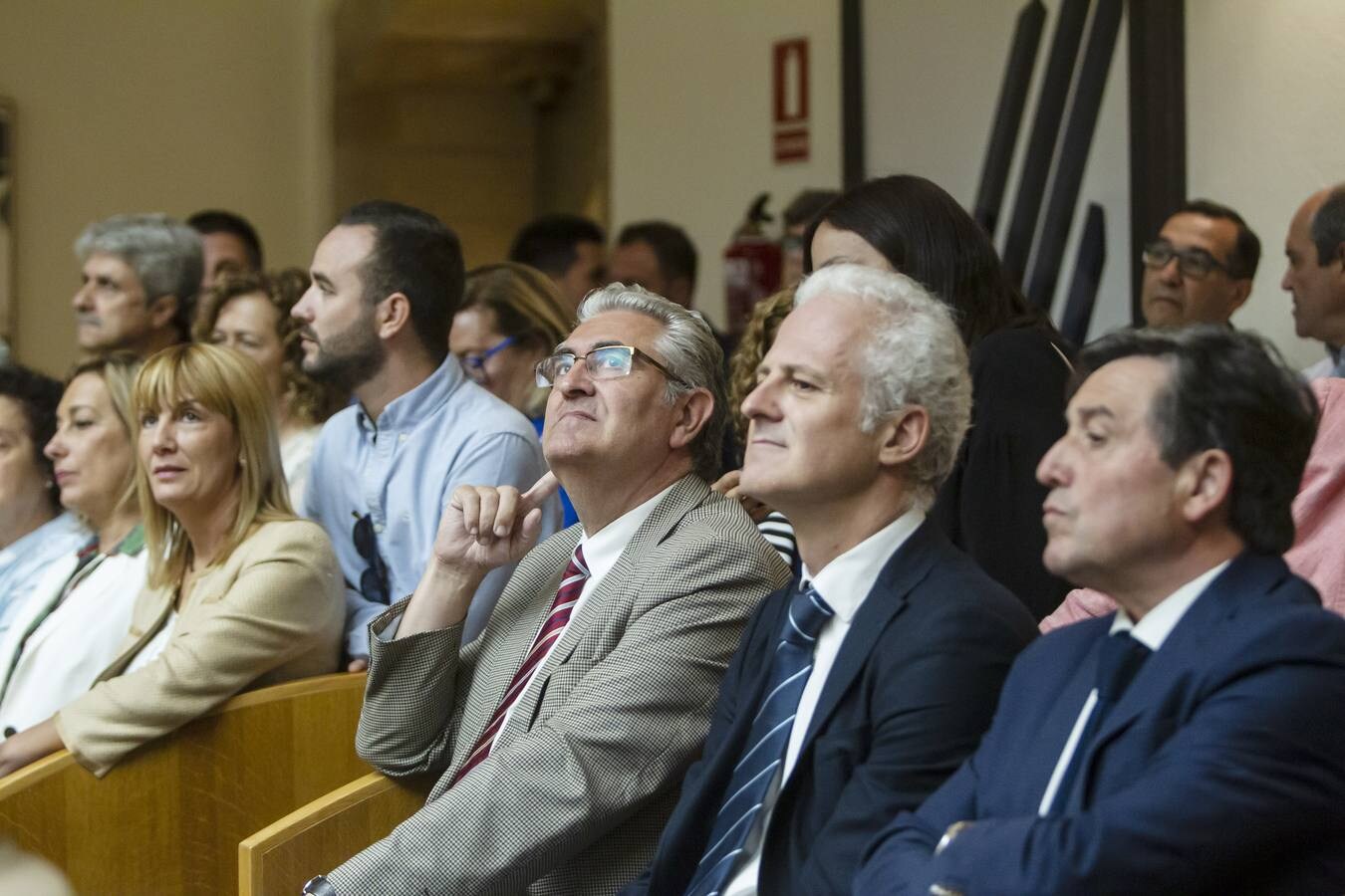 Fotos: Proclamación de la Mesa del Parlamento riojano y la toma de posesión de los diputados