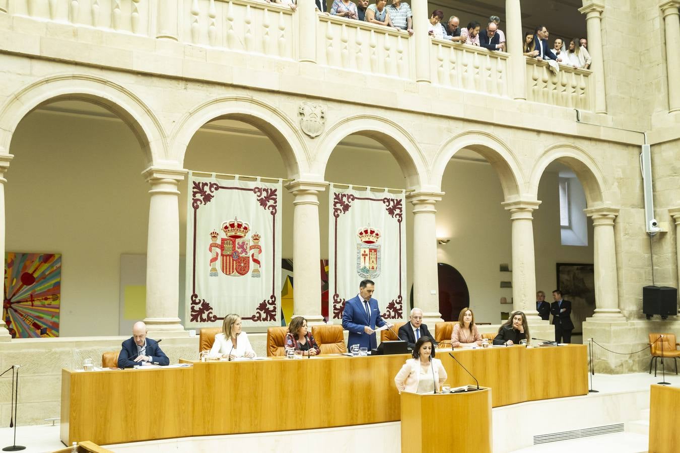 Fotos: Aplausos, gestos y discursos en la sesión para proclamar la Mesa del Parlamento riojano