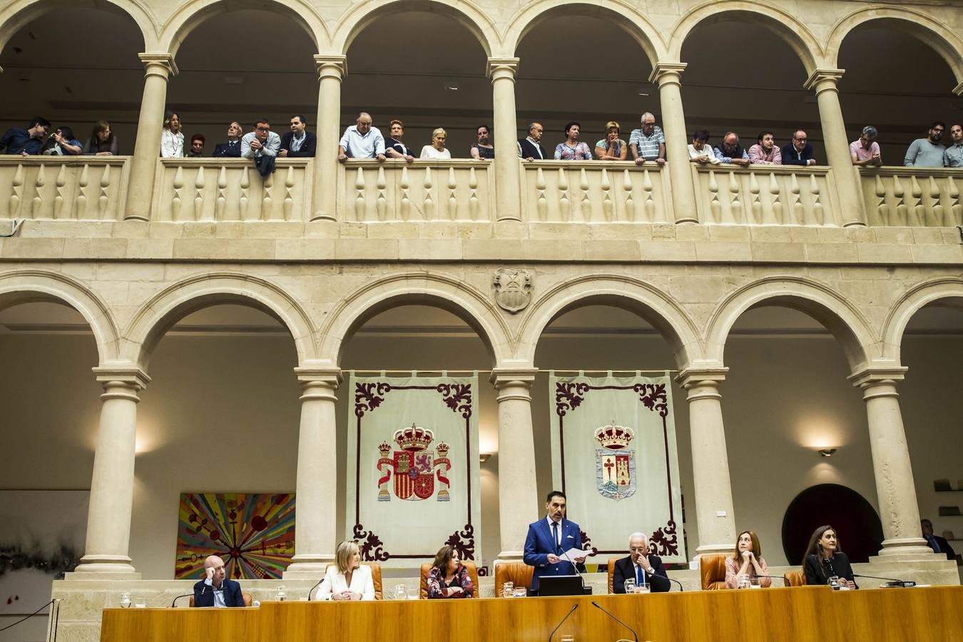 Fotos: Aplausos, gestos y discursos en la sesión para proclamar la Mesa del Parlamento riojano