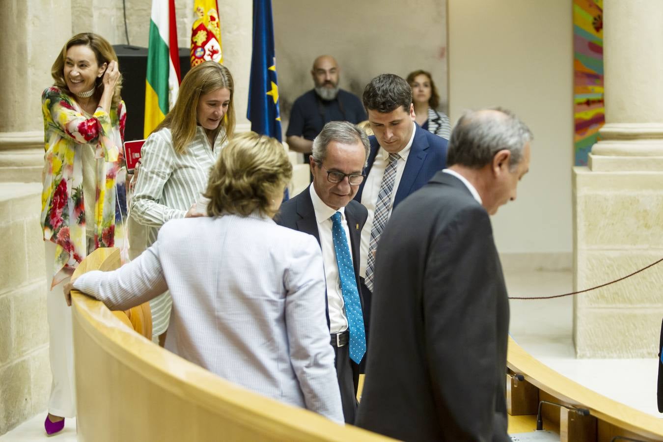 Fotos: Aplausos, gestos y discursos en la sesión para proclamar la Mesa del Parlamento riojano