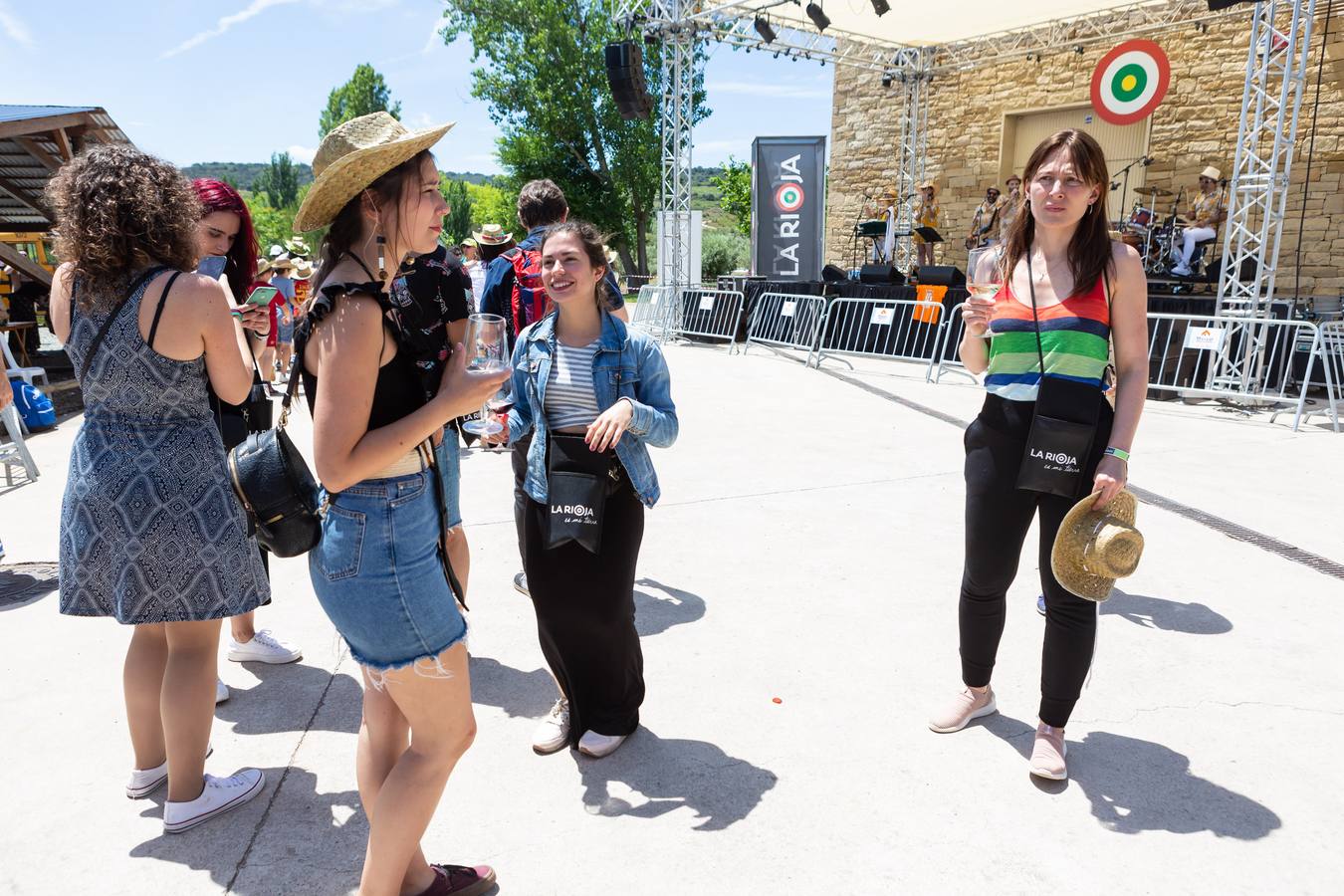La finca institucional se ha convertido este sábado en un parque temático en torno al vino y la gastronomía riojana
