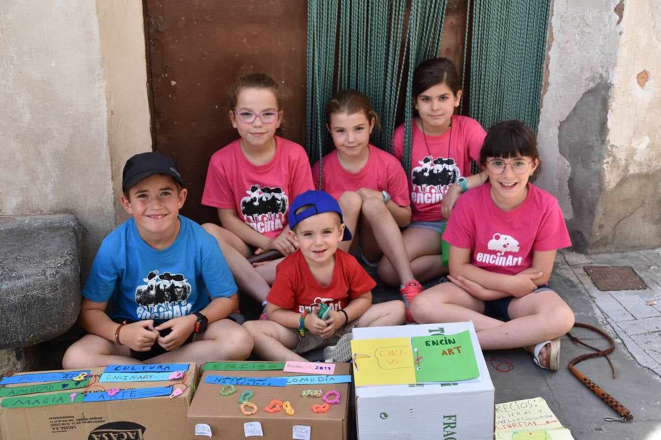 Gran ambiente en las calles de Enciso.