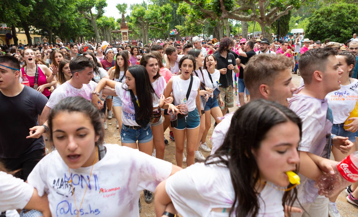 Fotos: Los almuerzos y las vueltas protagonizan las fiestas de Nájera