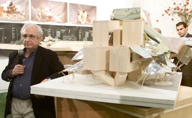 El arquitecto Frank Gehry presenta el proyecto de la nueva bodega de vino de Rioja del Marqués del Riscal. 