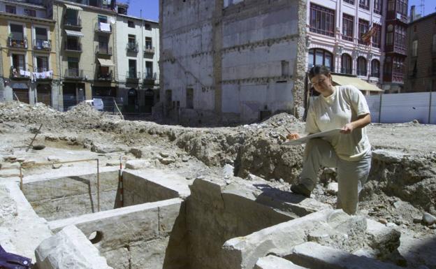 Restos arqueológicos aparecidos en el solar donde se levantaba el derribado Teatro Moderno.