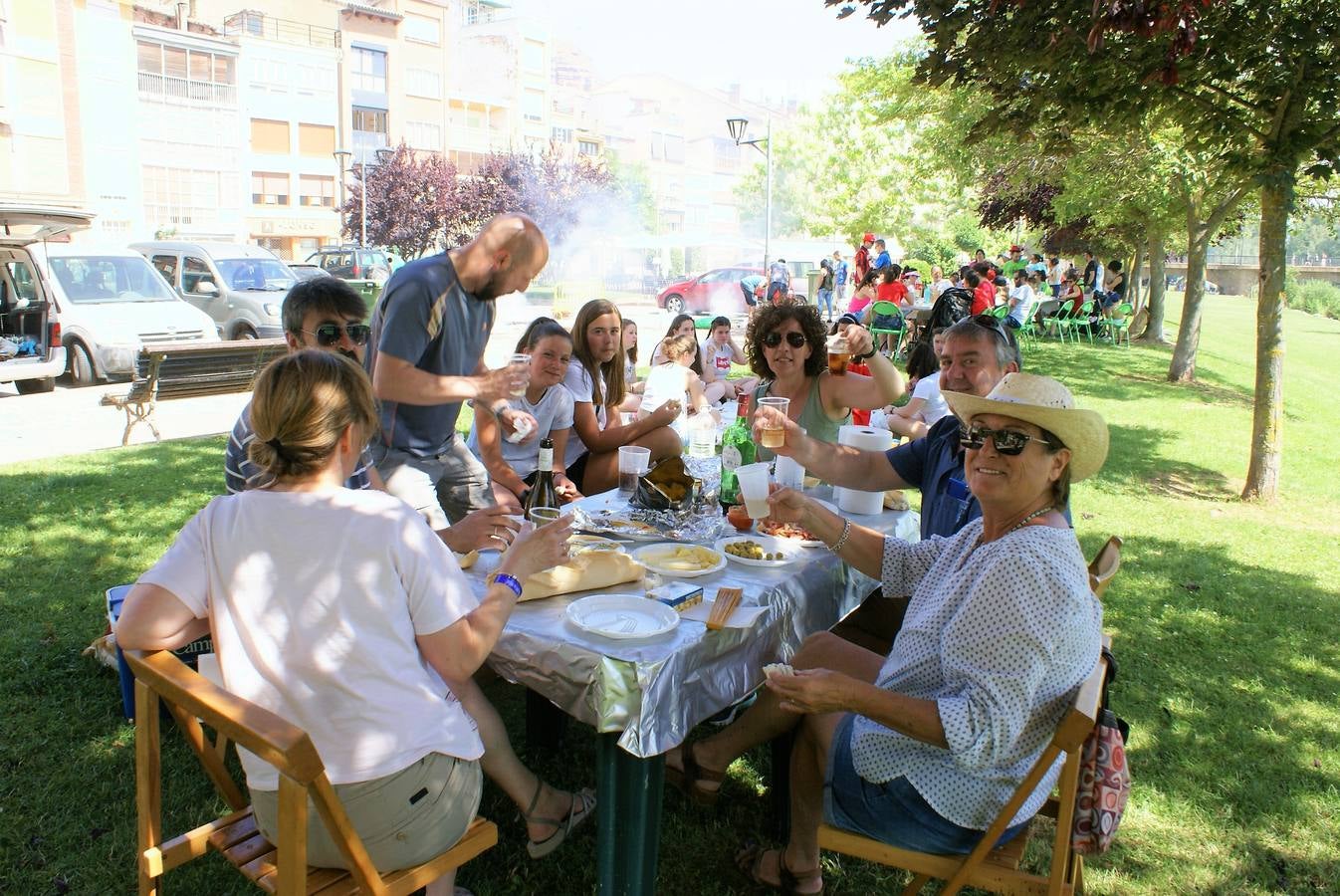 Fotos: Nájera almuerza por San Pedro