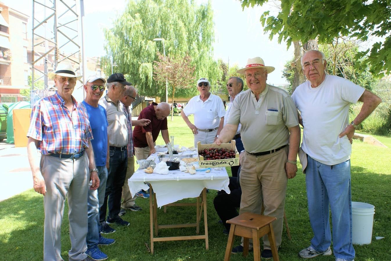 Fotos: Nájera almuerza por San Pedro