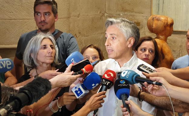 Acuerdo PSOE-IU: los centros que segreguen alumnos perderán el concierto