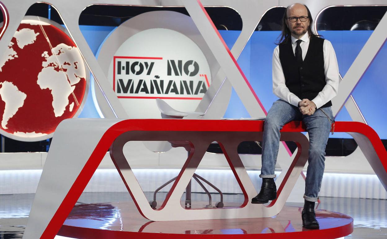 Santiago Segura posa en el plató de 'Hoy no, mañana'. 