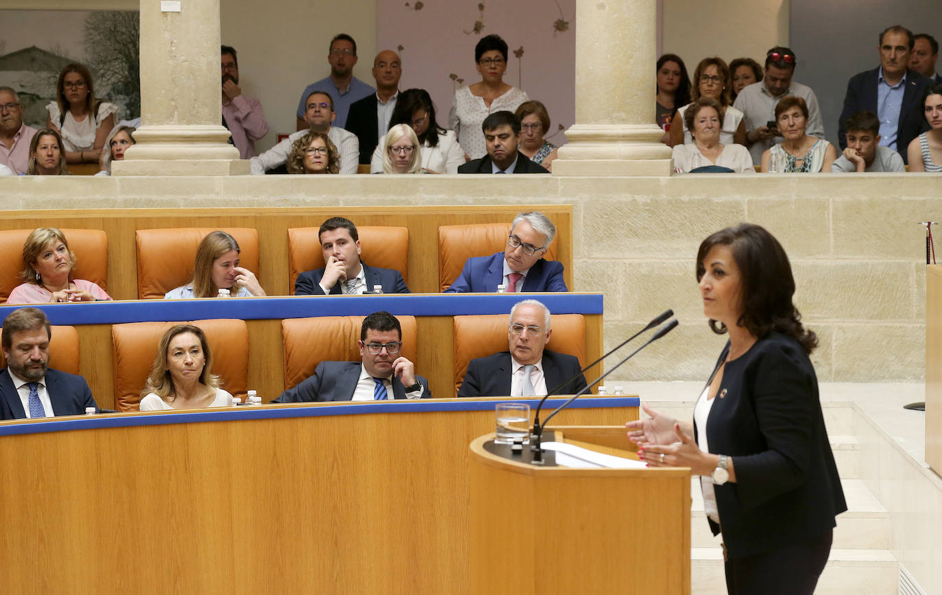 Fotos: Primera sesión del debate de investidura de Concha Andreu