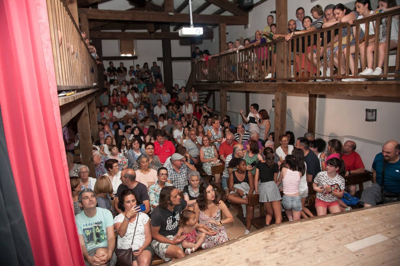 Fotos: Canales de la Sierra redescubre su teatro