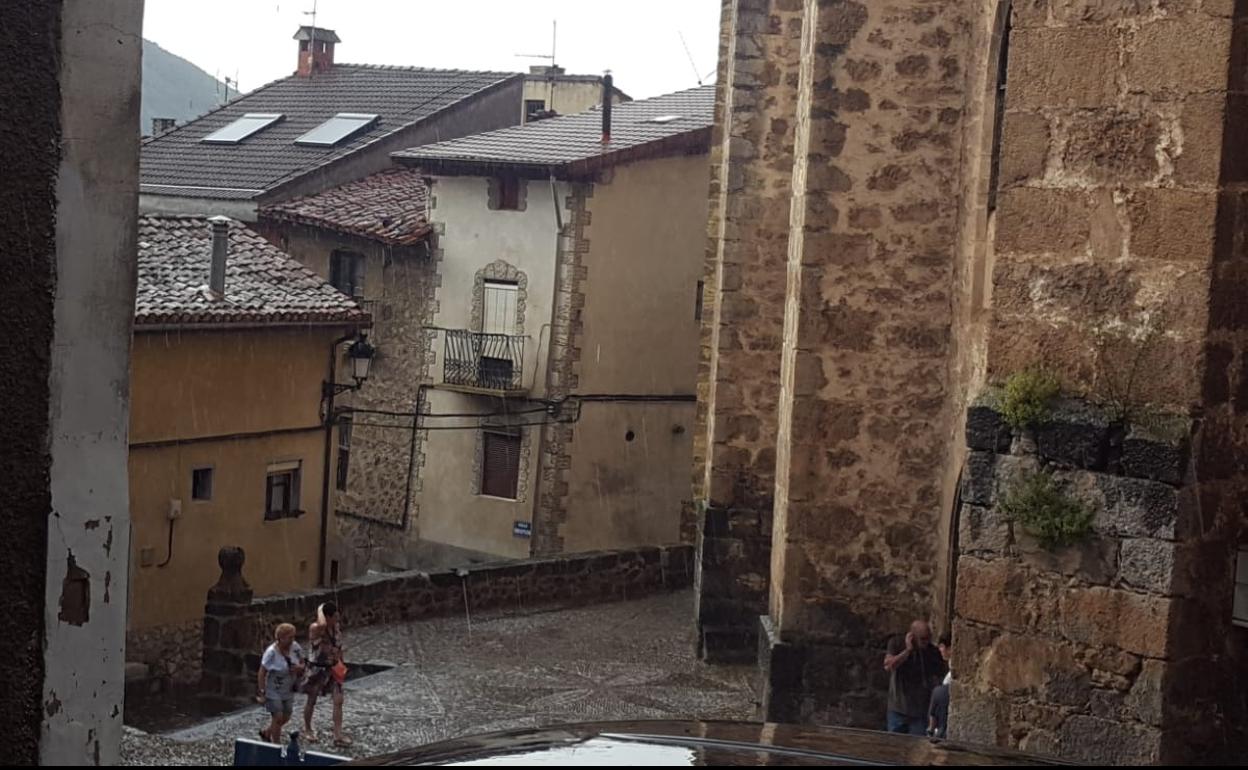Los vecinos se han resguardado en la iglesia